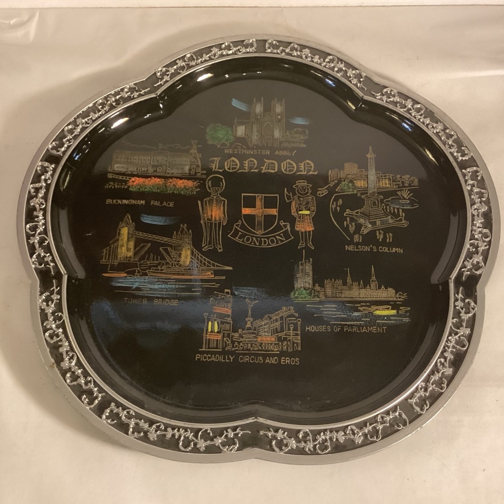 Westminster Abbey souvenir tray,made in Japan
